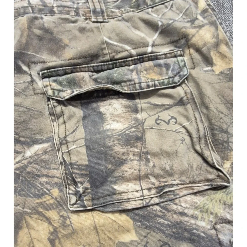 Magellan Outdoor men's‎ camouflage cargo shorts sz 38 inseam 9